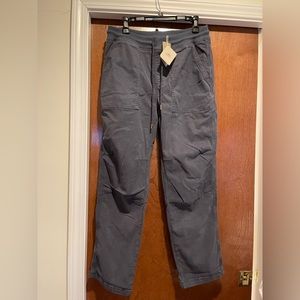 Faherty women’s navy traveler pant-size M. New with tags.